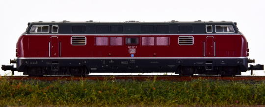 Minitrix 12202 – Diesellokomotive BR 221 der DB 