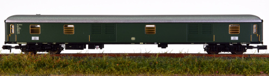Minitrix 15796 – Gepäckwagen D4üm-60 der DB  
