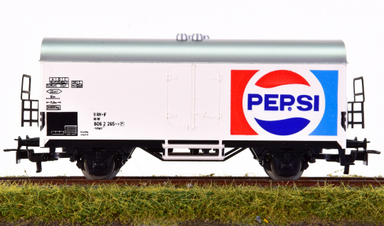 Märklin 4419 – Kühlwagen Ichqrs 377 PEPSI der DB 