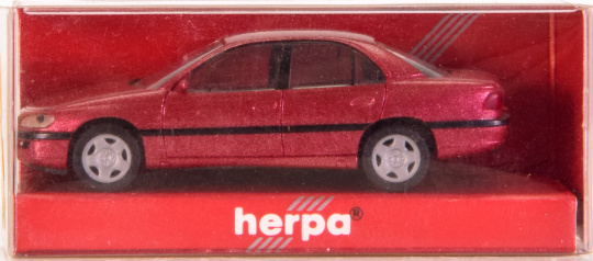 Herpa 031554 (1:87) – Opel Omega Limousine MV 6 