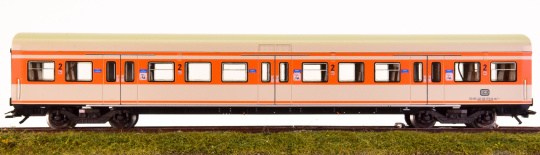 Märklin 4184 – 2. Klasse S-Bahnwagen Bx 794.1 der DB, Innenbeleuchtung 