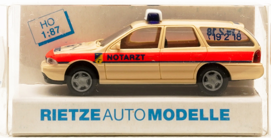 Rietze 50584 (1:87) – Ford Mondeo Kombi Turnier, Notarzt 