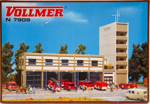 Vollmer 7909 (N) – Bausatz, Städtischer Feuerwehrstützpunkt 