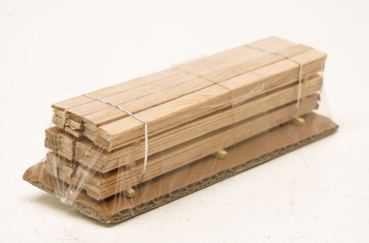 Ladegut (H0) – 1x Holzstapel, Echtholz, Länge 10,1 cm 