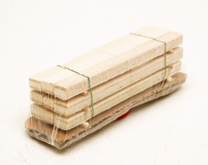 Ladegut (H0) – 1x Holzstapel, Echtholz, Länge 8,1 cm 