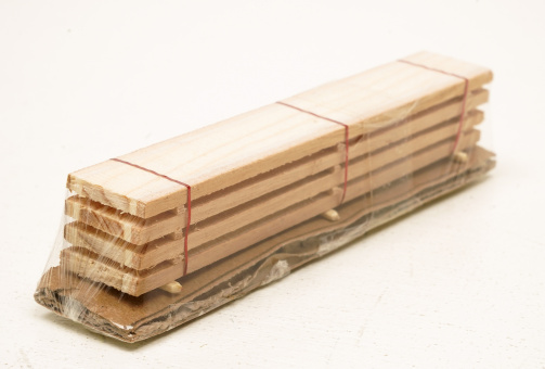 Ladegut (H0) – 1x Holzstapel, Echtholz, Länge 11,8 