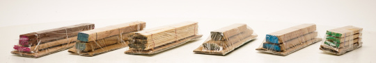 Ladegut (H0) – 6er Set Holzstapel, Echtholz 