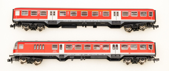 Fleischmann 8146 + 8147 (N) – 2er-Set Nahverkehrswagen der DB 