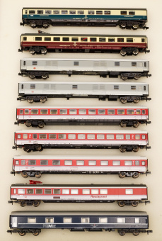 Minitrix – 9-teiliges Schnellzugwagen-Set der DB 