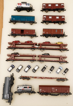 Minitrix – 12-teiliges Güterwagen-Set 