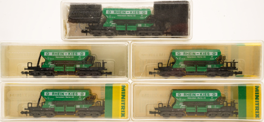 Minitrix 51 3569 00 – 5-teiliges Schotterwagen-Set -Rhein-Kies- der Naturstein-Werke AG 